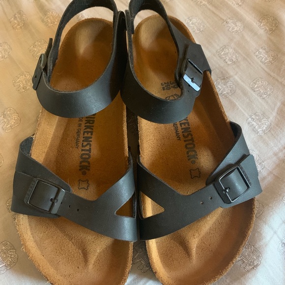 Birkenstock Shoes - BNWT Birkenstock Rio Size 39 Birkenstock Shoes - BNWT Birkenstock Rio Size 39